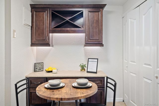 400 High Point Drive PH5, Hartsdale, NY 10530