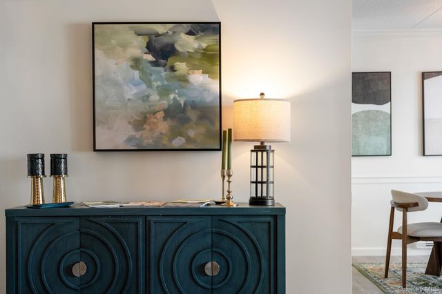 400 High Point Drive PH5, Hartsdale, NY 10530