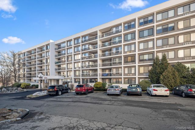 400 High Point Drive PH5, Hartsdale, NY 10530