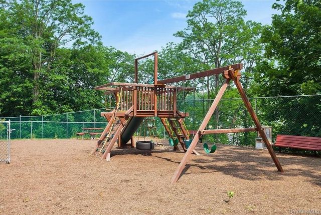 400 High Point Drive PH5, Hartsdale, NY 10530