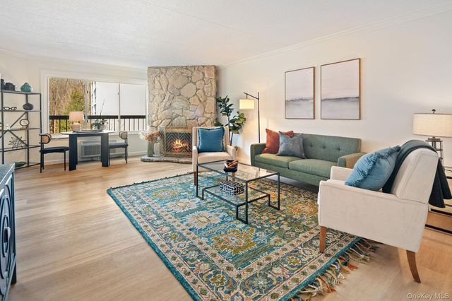 400 High Point Drive PH5, Hartsdale, NY 10530