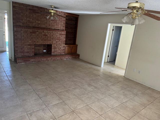 305 Leonard Street, Angleton, TX 77515