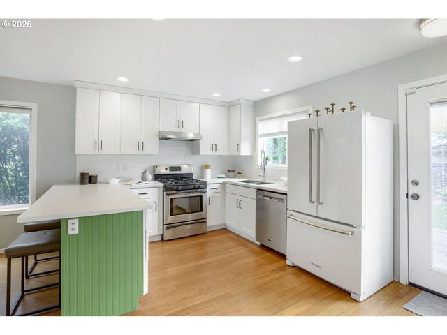 4908 Se 66TH Ave, Portland, OR 97206