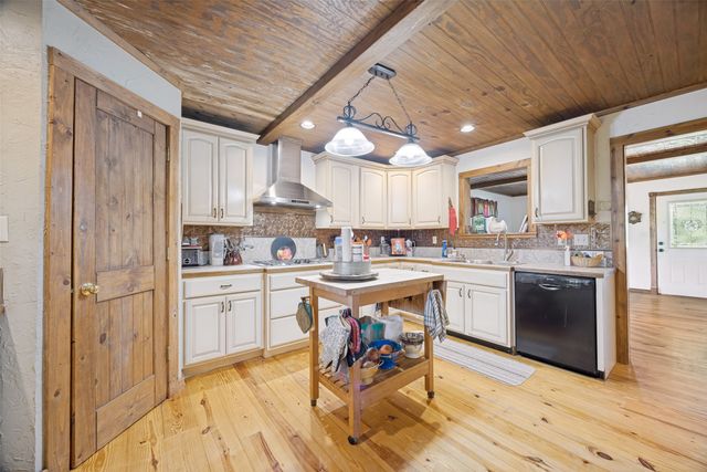 744 County Road 4910, Trenton, TX 75490