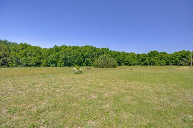 744 County Road 4910, Trenton, TX 75490