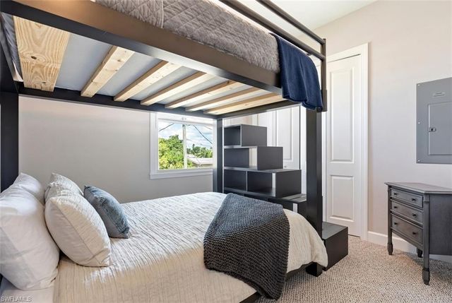 566 Coconut AVE, Goodland, FL 34140