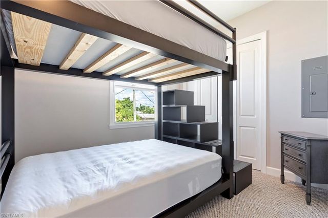 566 Coconut AVE, Goodland, FL 34140