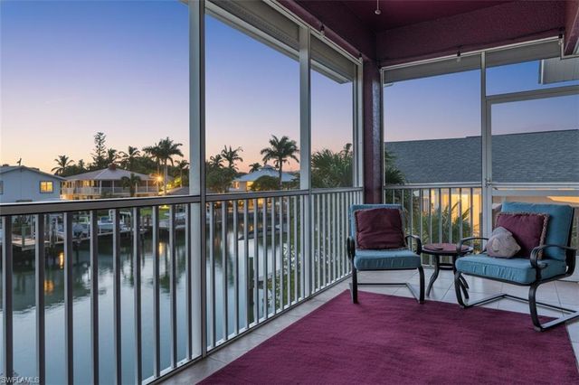 566 Coconut AVE, Goodland, FL 34140