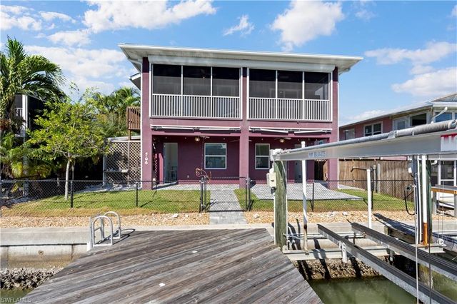 566 Coconut AVE, Goodland, FL 34140