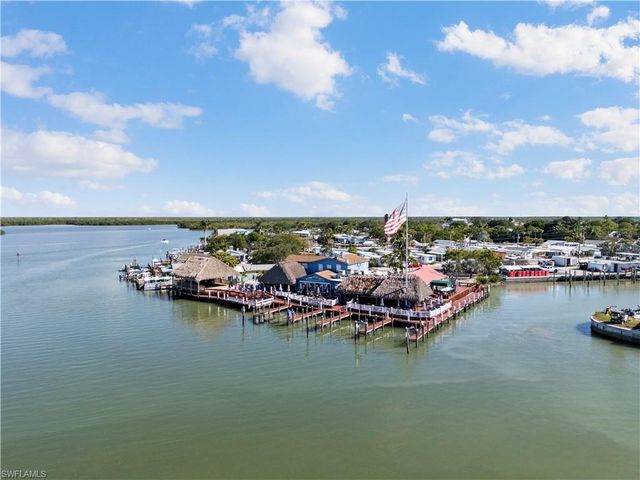 566 Coconut AVE, Goodland, FL 34140