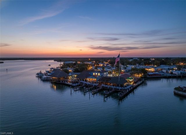 566 Coconut AVE, Goodland, FL 34140