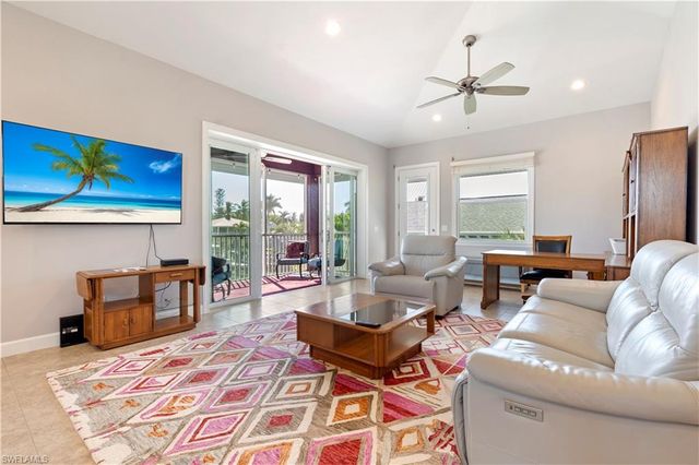 566 Coconut AVE, Goodland, FL 34140