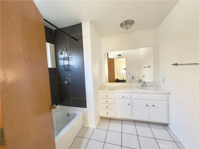 1521 W Westmont, Hemet, CA 92543