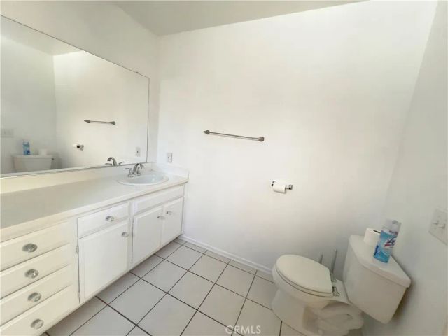 1521 W Westmont, Hemet, CA 92543