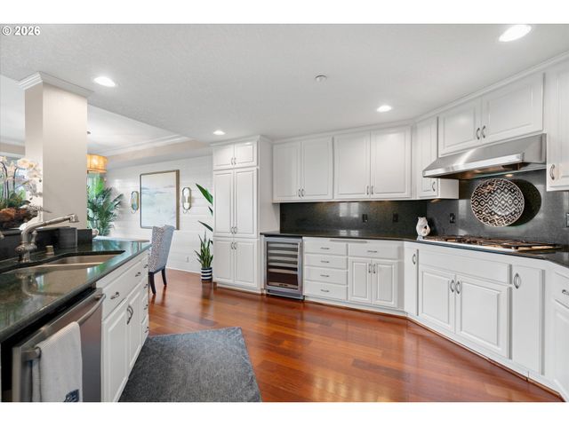 5615 Se SCENIC Ln 102, Vancouver, WA 98661