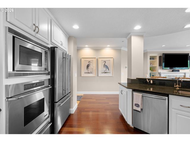 5615 Se SCENIC Ln 102, Vancouver, WA 98661