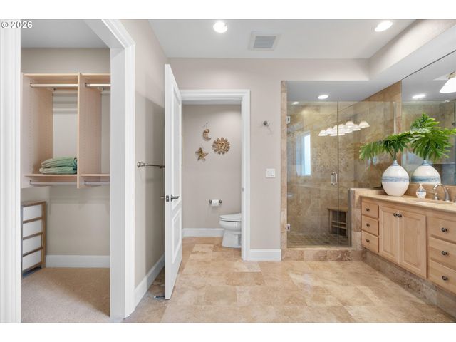5615 Se SCENIC Ln 102, Vancouver, WA 98661