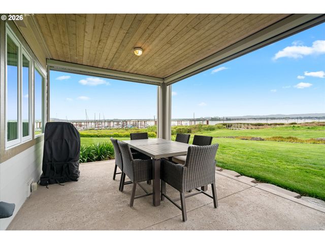 5615 Se SCENIC Ln 102, Vancouver, WA 98661