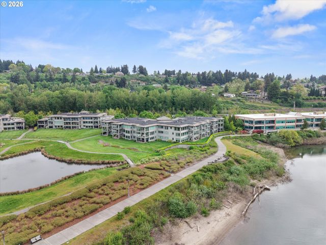 5615 Se SCENIC Ln 102, Vancouver, WA 98661