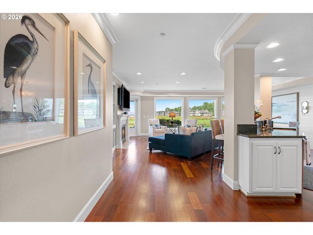 5615 Se SCENIC Ln 102, Vancouver, WA 98661