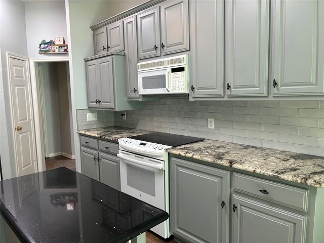 1408 Island Village Court, Granbury, TX 76048