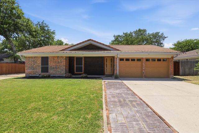 2237 Shady Brook Drive, Bedford, TX 76021
