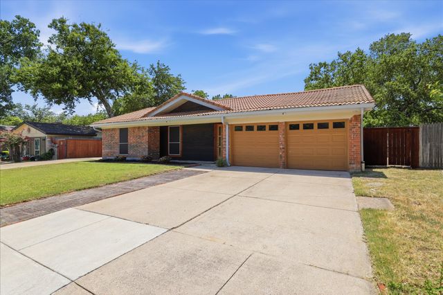 2237 Shady Brook Drive, Bedford, TX 76021