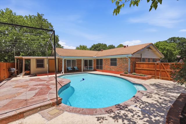 2237 Shady Brook Drive, Bedford, TX 76021