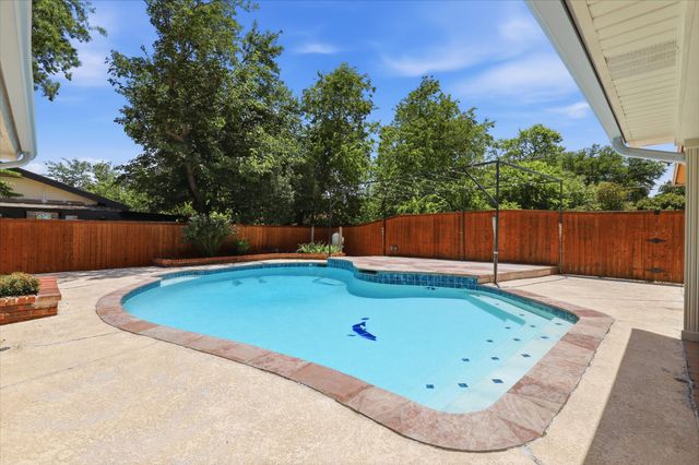 2237 Shady Brook Drive, Bedford, TX 76021