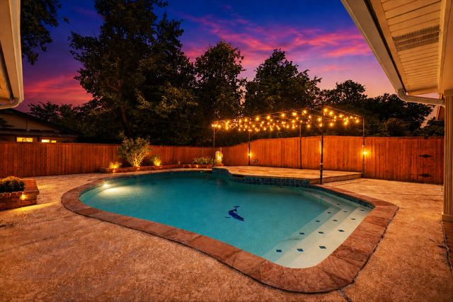 2237 Shady Brook Drive, Bedford, TX 76021