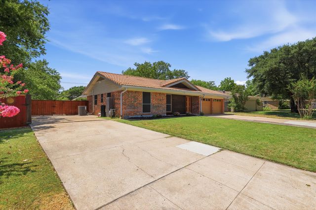 2237 Shady Brook Drive, Bedford, TX 76021