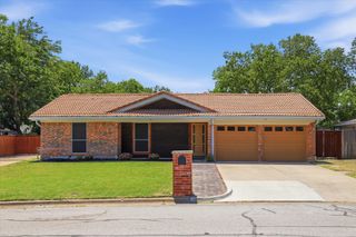 2237 Shady Brook Drive, Bedford, TX 76021