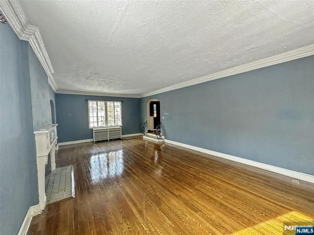 112 Oxford Place, Glen Rock, NJ 07452