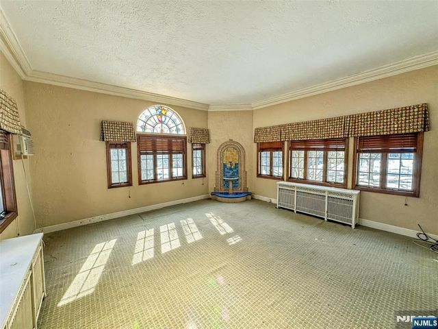 112 Oxford Place, Glen Rock, NJ 07452