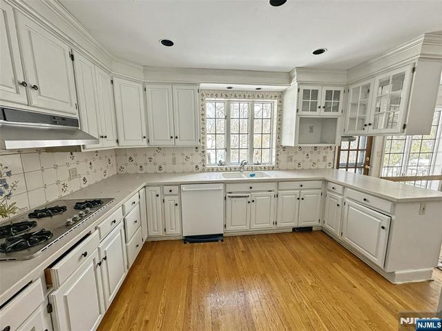 112 Oxford Place, Glen Rock, NJ 07452