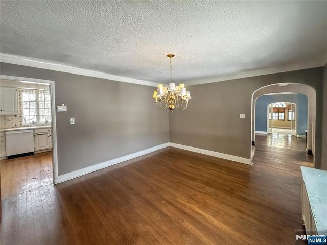 112 Oxford Place, Glen Rock, NJ 07452