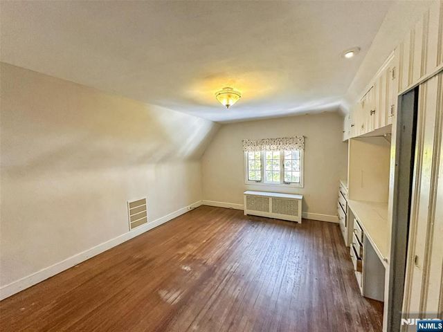 112 Oxford Place, Glen Rock, NJ 07452