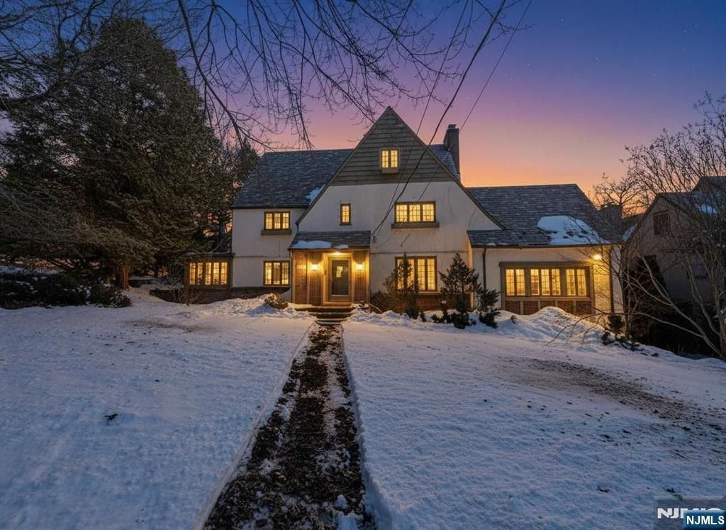 112 Oxford Place, Glen Rock, NJ 07452