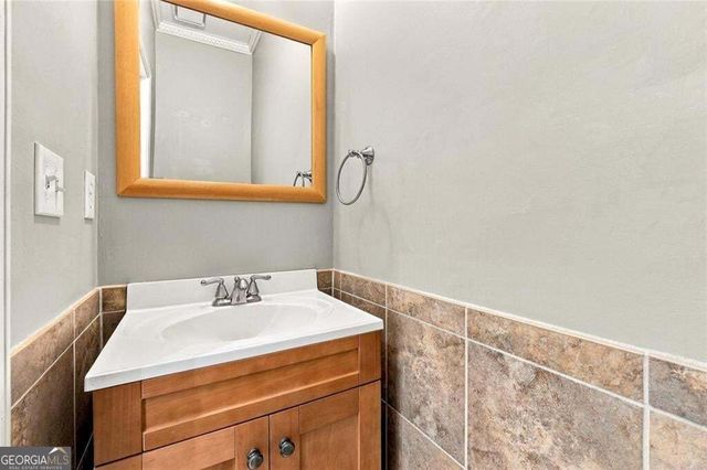 2009 Westside Lane, Woodstock, GA 30189