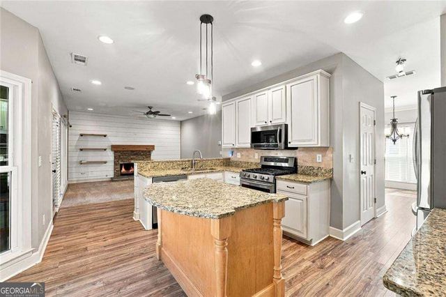 2009 Westside Lane, Woodstock, GA 30189