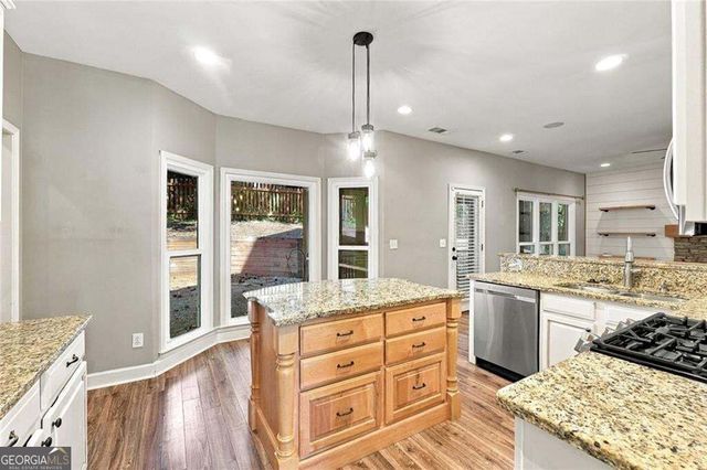 2009 Westside Lane, Woodstock, GA 30189