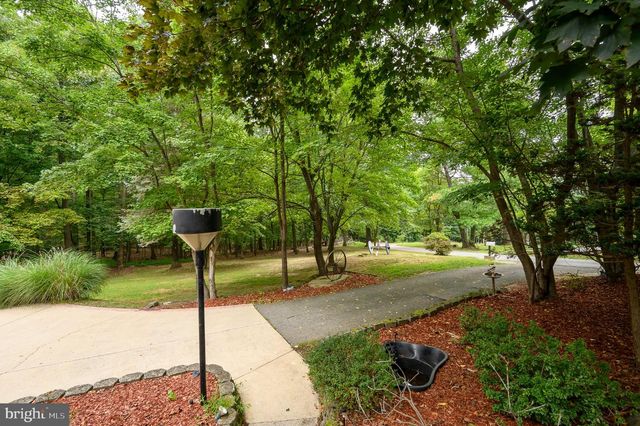 298 ASHLAND WOODS DR, Harpers Ferry, WV 25425