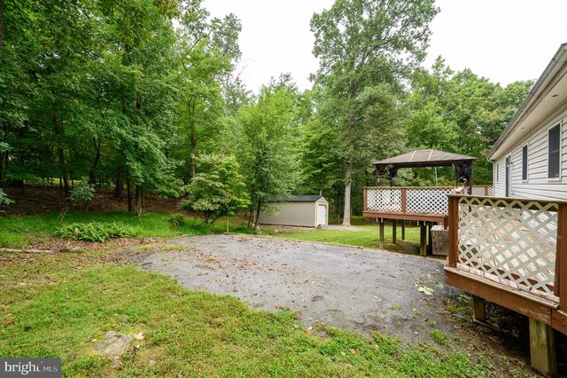 298 ASHLAND WOODS DR, Harpers Ferry, WV 25425