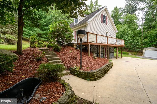 298 ASHLAND WOODS DR, Harpers Ferry, WV 25425