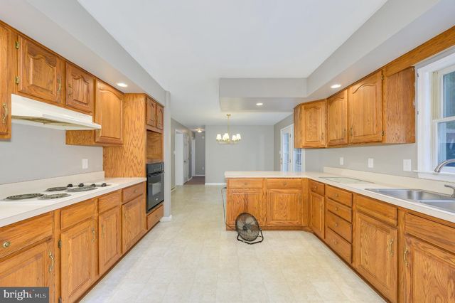 298 ASHLAND WOODS DR, Harpers Ferry, WV 25425