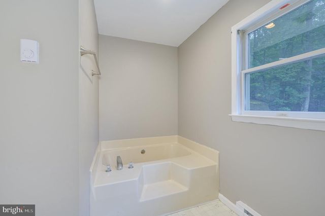 298 ASHLAND WOODS DR, Harpers Ferry, WV 25425