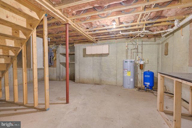 298 ASHLAND WOODS DR, Harpers Ferry, WV 25425