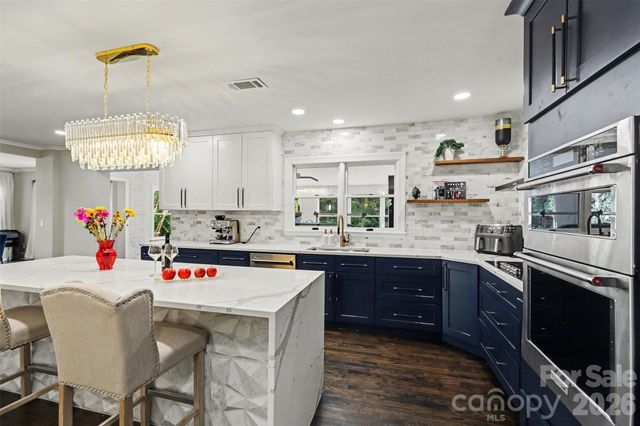2814 winding oak Drive, Charlotte, NC 28270