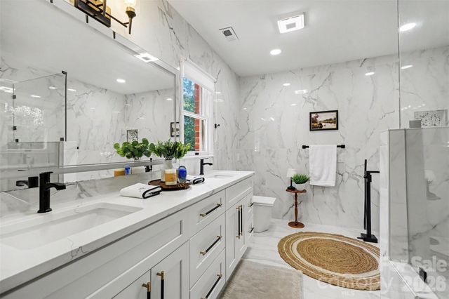 2814 winding oak Drive, Charlotte, NC 28270