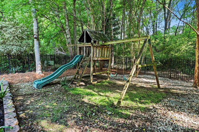 2814 winding oak Drive, Charlotte, NC 28270